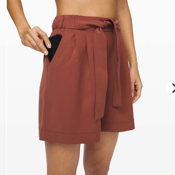 EUC Lululemon Casual Bundle. Size 6 - Picture 8 of 12